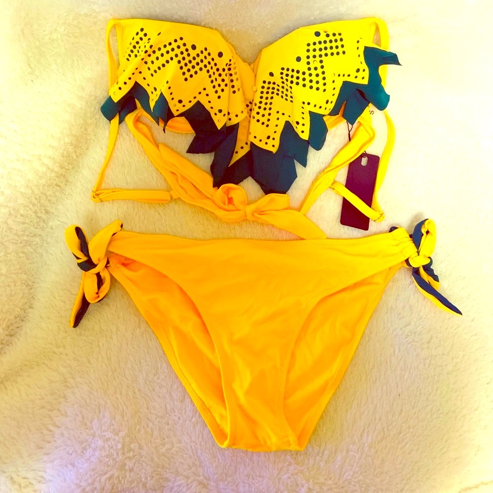 🌞Brand New Two-Piece Bathing Suit🌞